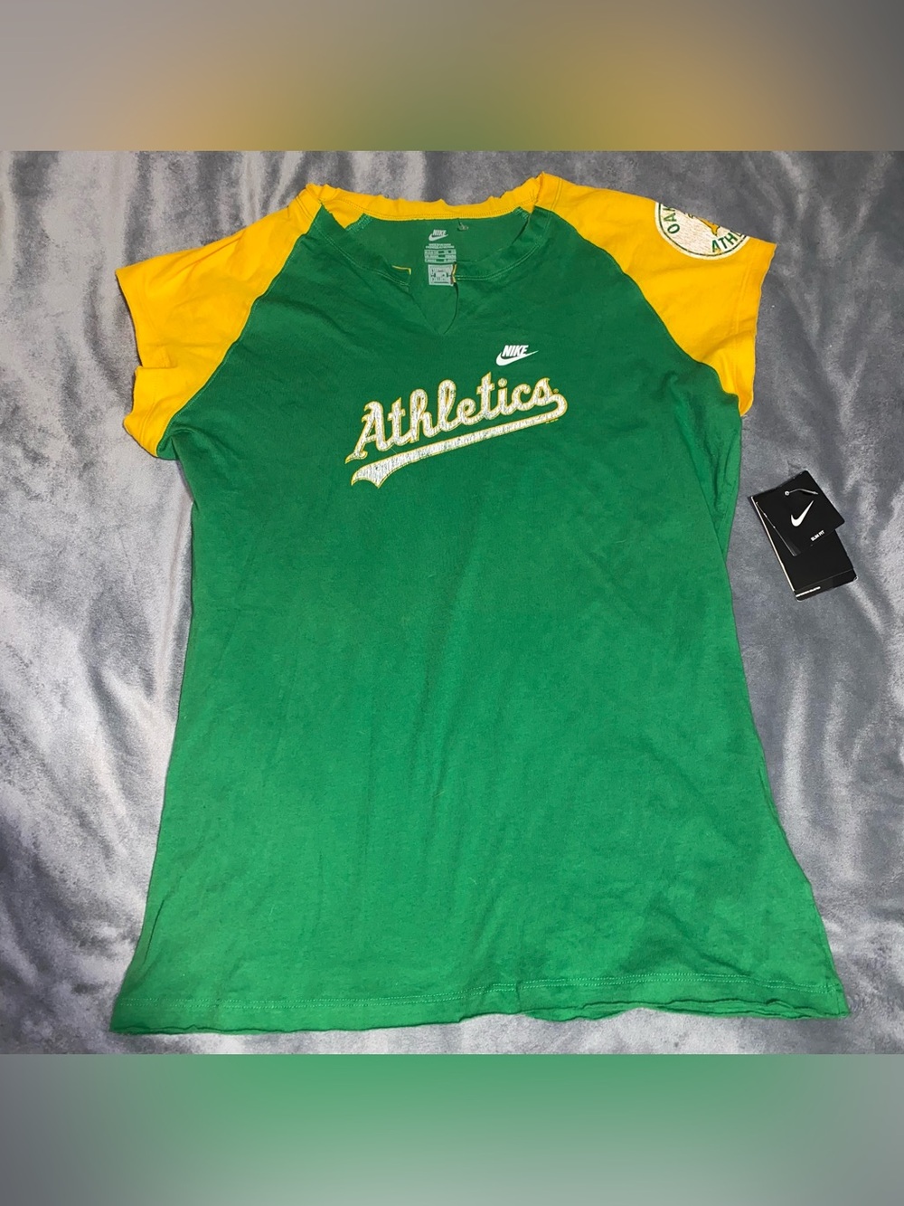 Nike Cooperstown Oakland Athletics Women's Shirt Size XL Green Yellow New W T